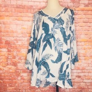 Solitaire Swim Tropical
Print Crochet Trimmed Cold Shoulder Swim Coverup